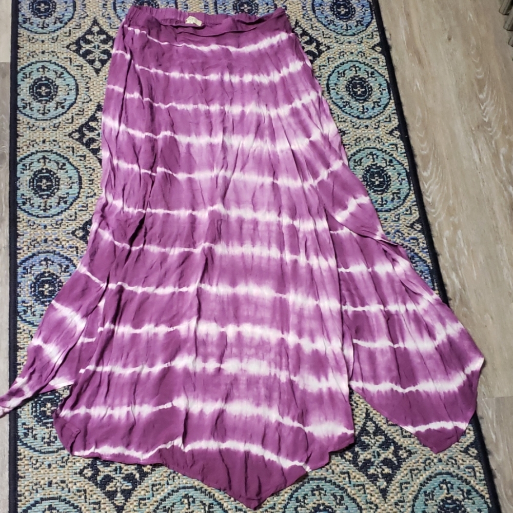 Asymmetrical tye dye skirt